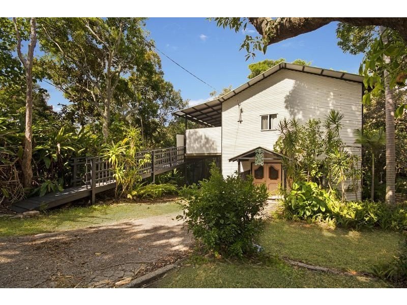 9 Edward Street, Point Arkwright QLD 4573