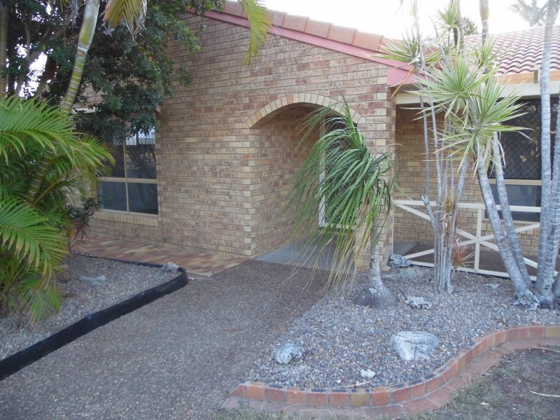 100 Murphy Street, Point Vernon QLD 4655