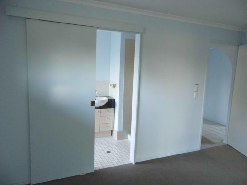 100 Murphy Street, Point Vernon QLD 4655