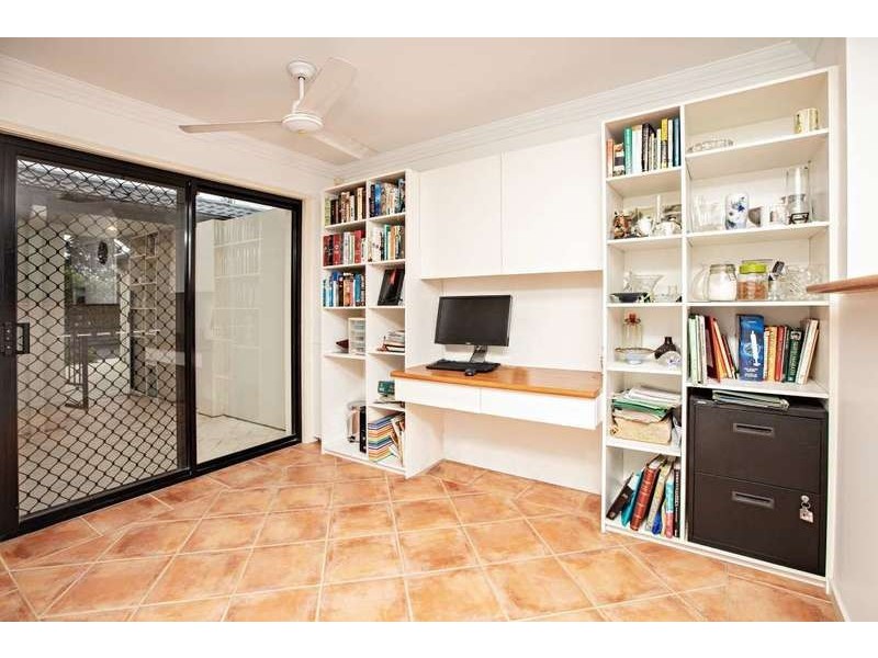 10/2 Bronberg Court, Southport QLD 4215