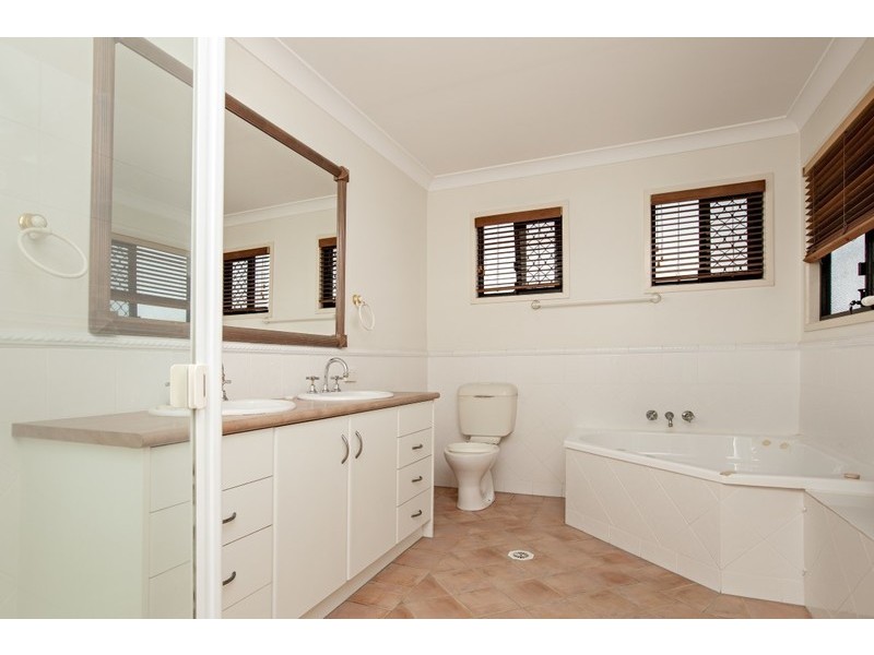 10/2 Bronberg Court, Southport QLD 4215