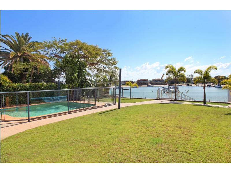 8 Carwoola Crescent, Mooloolaba QLD 4557