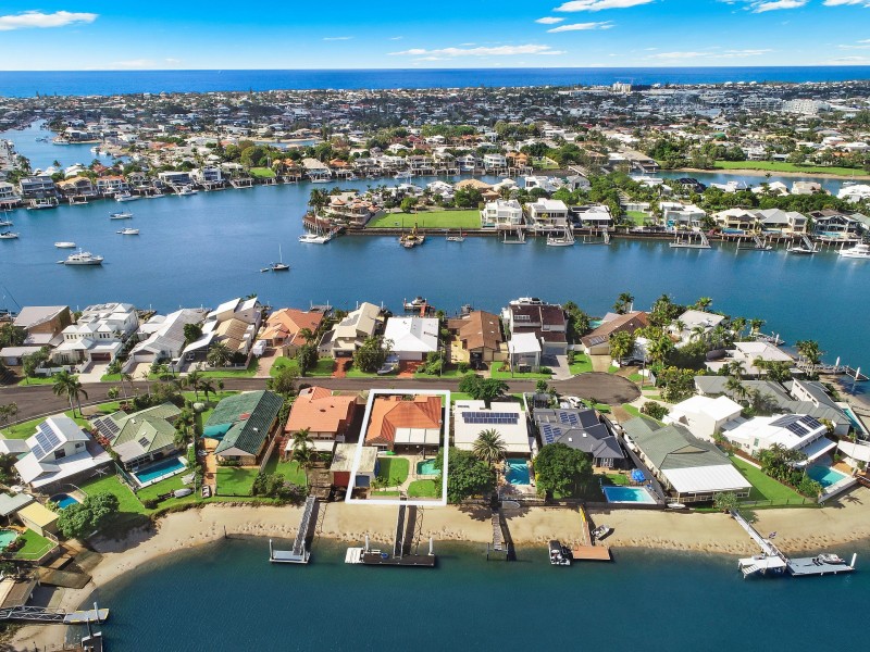 8 Carwoola Crescent, Mooloolaba QLD 4557