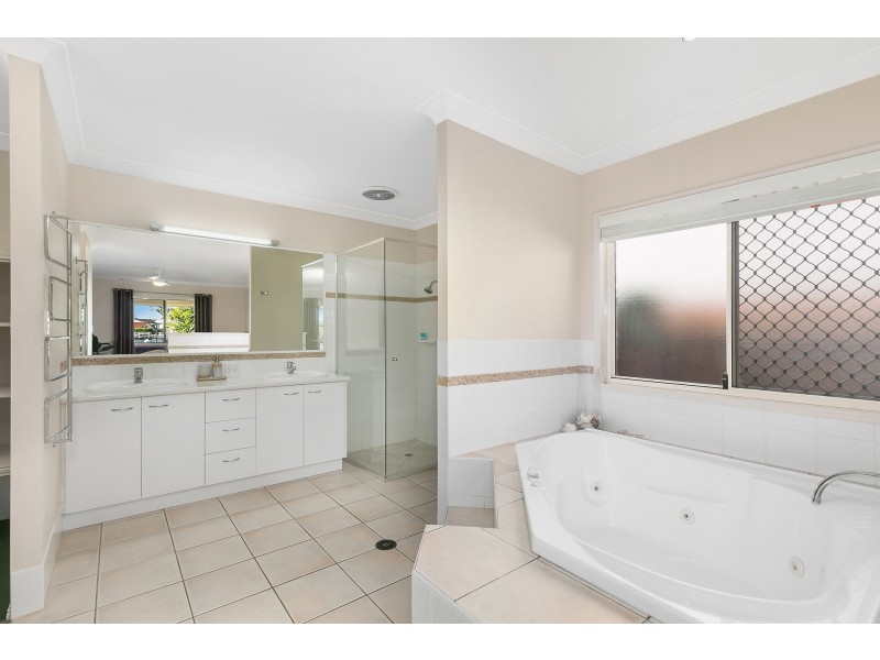 8 Carwoola Crescent, Mooloolaba QLD 4557