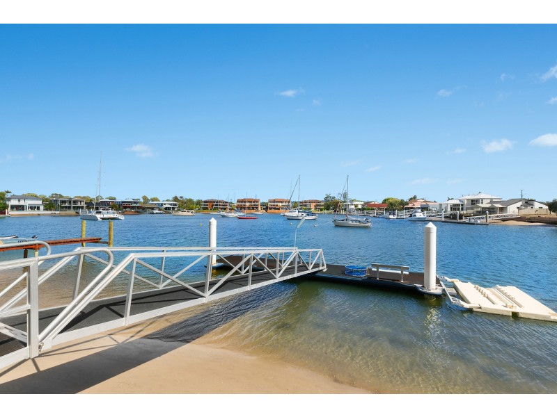 8 Carwoola Crescent, Mooloolaba QLD 4557