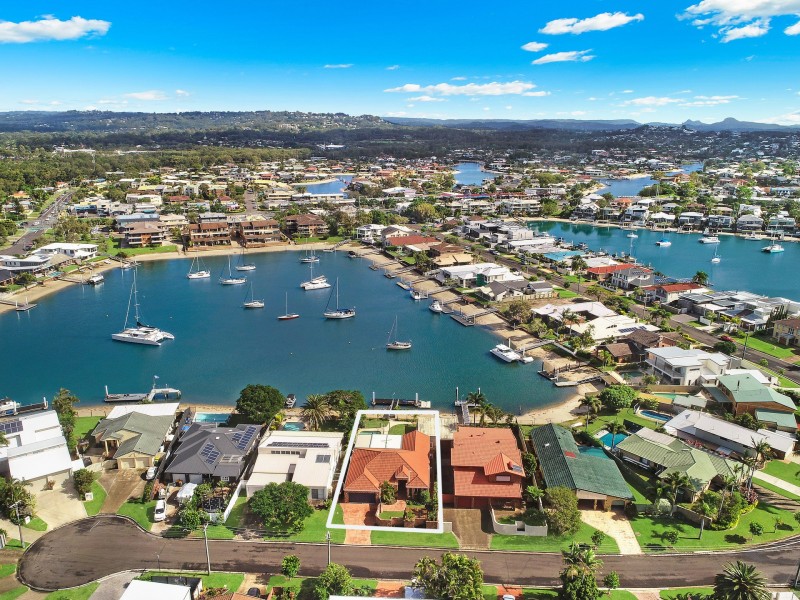 8 Carwoola Crescent, Mooloolaba QLD 4557