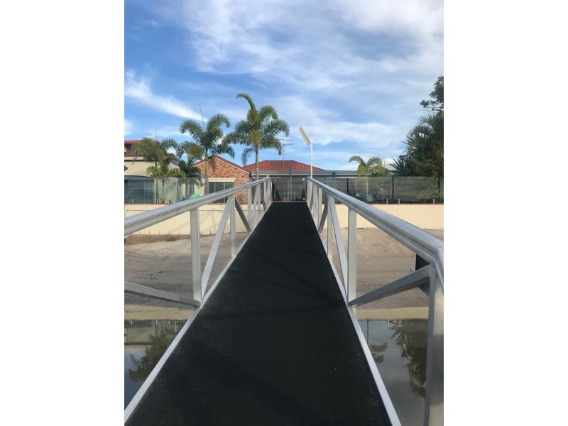 8 Carwoola Crescent, Mooloolaba QLD 4557