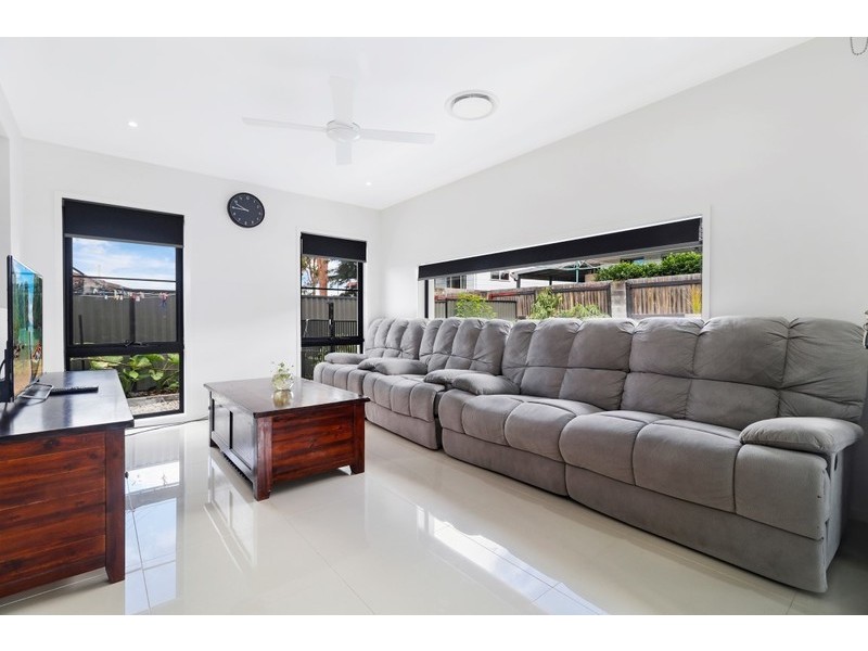 219 WECKER ROAD, Mansfield QLD 4122