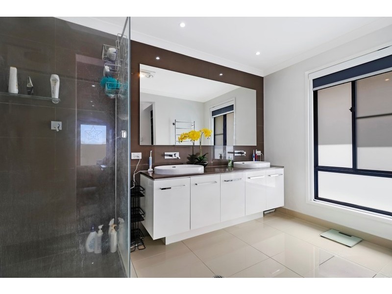 219 WECKER ROAD, Mansfield QLD 4122