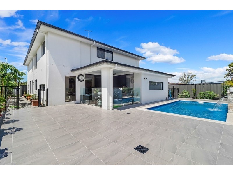 219 WECKER ROAD, Mansfield QLD 4122