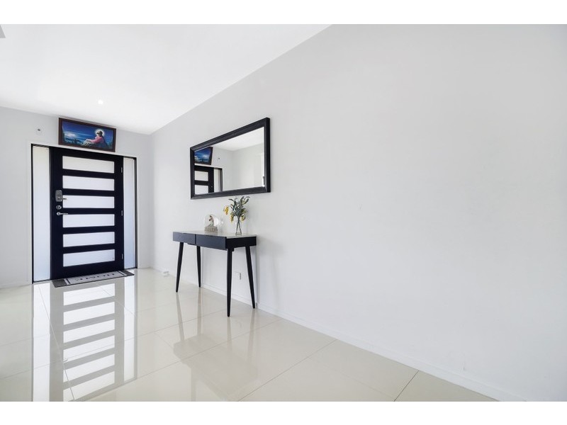 219 WECKER ROAD, Mansfield QLD 4122