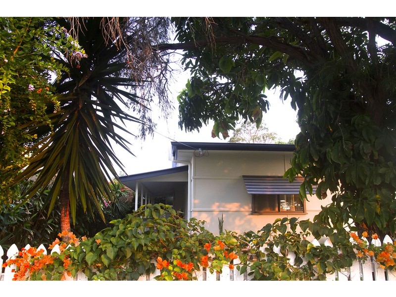 3 Bell St, Point Vernon QLD 4655