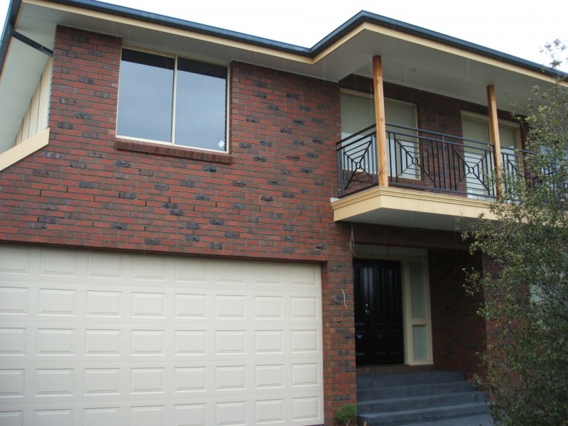 2/32 Helene St, Bulleen VIC 3105