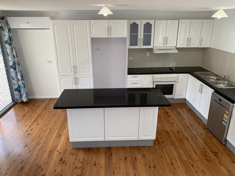3 Weinholt Cres, Gailes QLD 4300