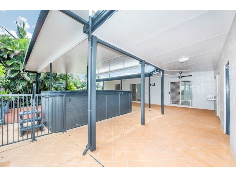 8 Blackmur Street, Marian QLD 4753