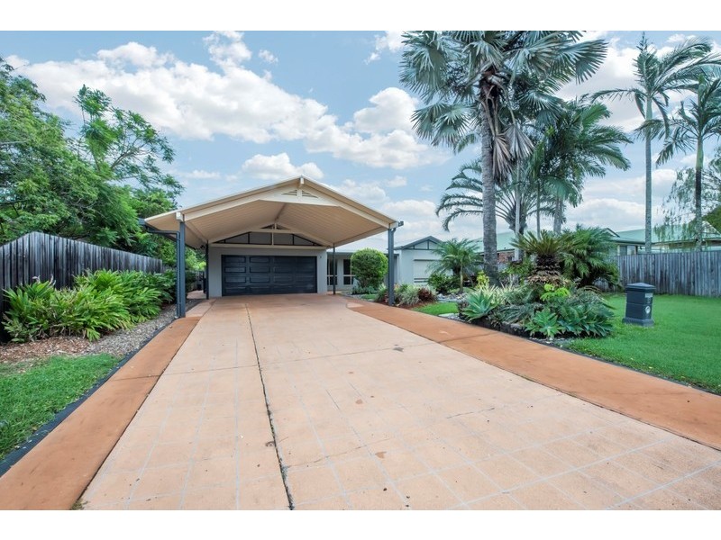 8 Blackmur Street, Marian QLD 4753