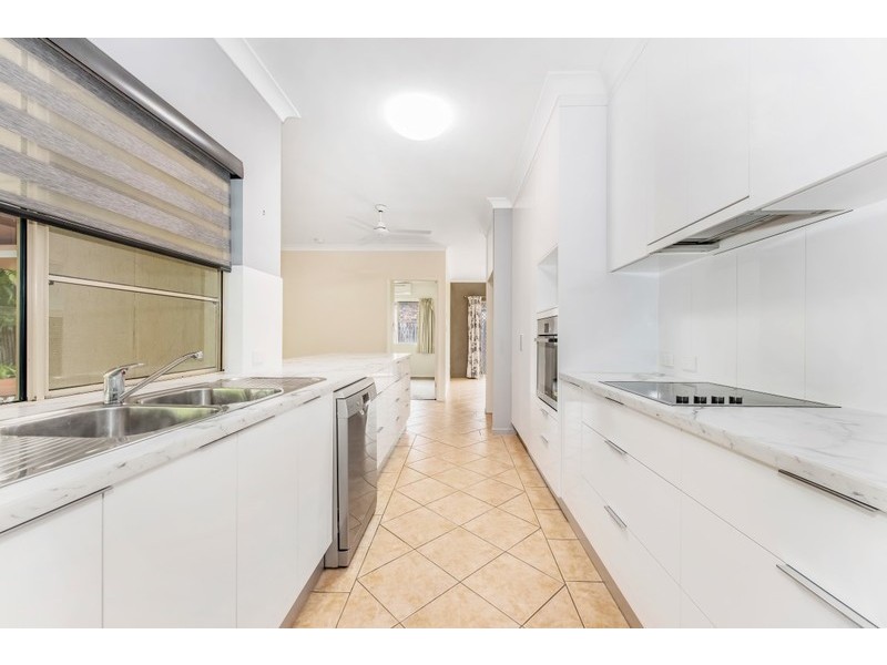 8 Blackmur Street, Marian QLD 4753