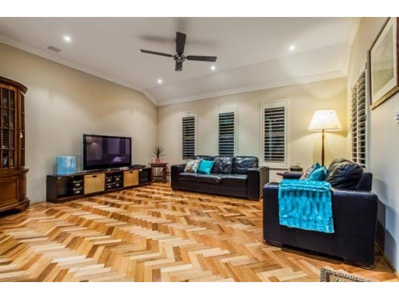 82 Egham Road, Lathlain WA 6100