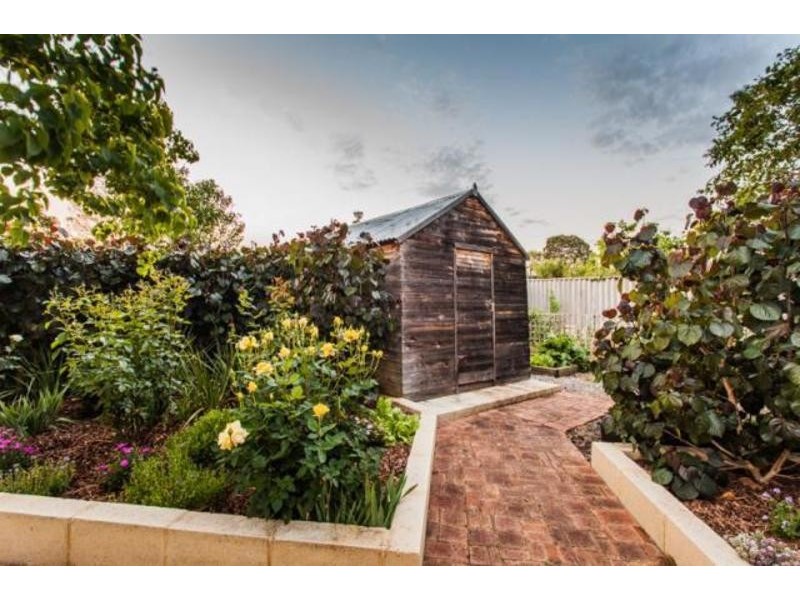 82 Egham Road, Lathlain WA 6100