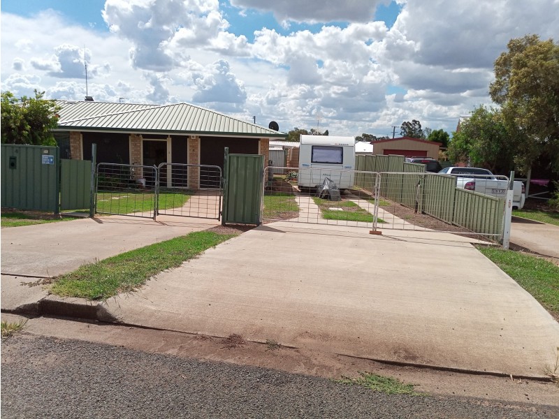 4 Aruma Drive, Oakey QLD 4401