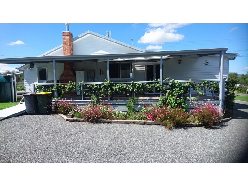 14 Curr Rd, Stanthorpe QLD 4380