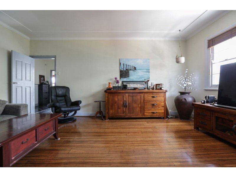 42 Vale Street, Birmingham Gardens NSW 2287