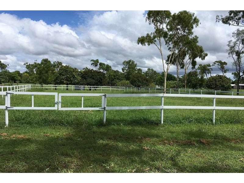 15 Flagstone Ave, Rangewood QLD 4817