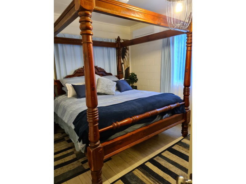 25 Nicklin Street, Moura QLD 4718