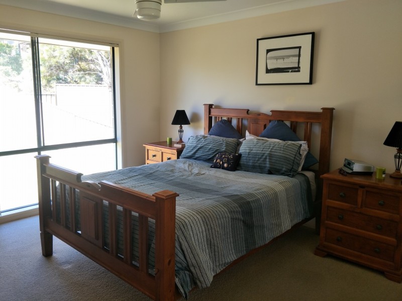 4 Lake View Ave, Safety Beach NSW 2456