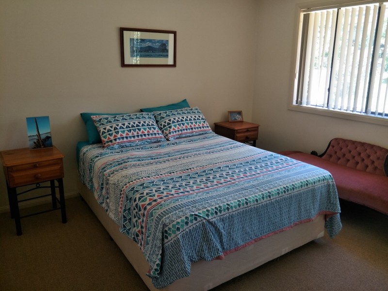 4 Lake View Ave, Safety Beach NSW 2456