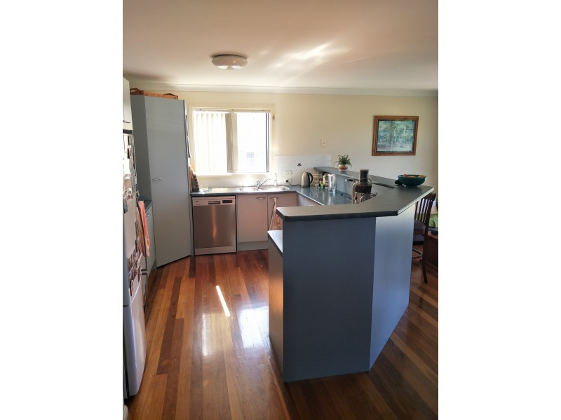 4 Lake View Ave, Safety Beach NSW 2456