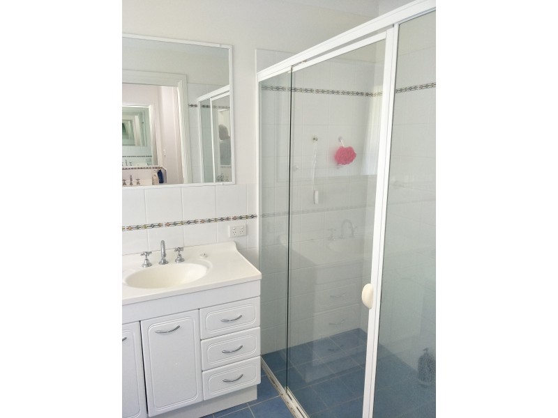 4 Lake View Ave, Safety Beach NSW 2456