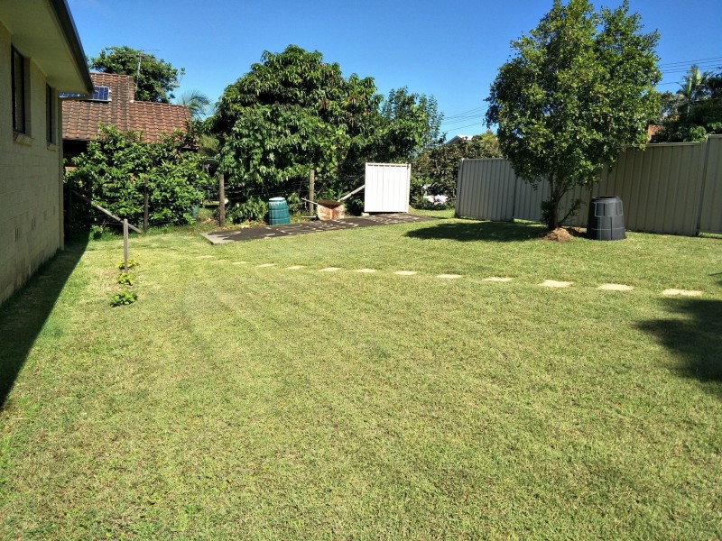 4 Lake View Ave, Safety Beach NSW 2456