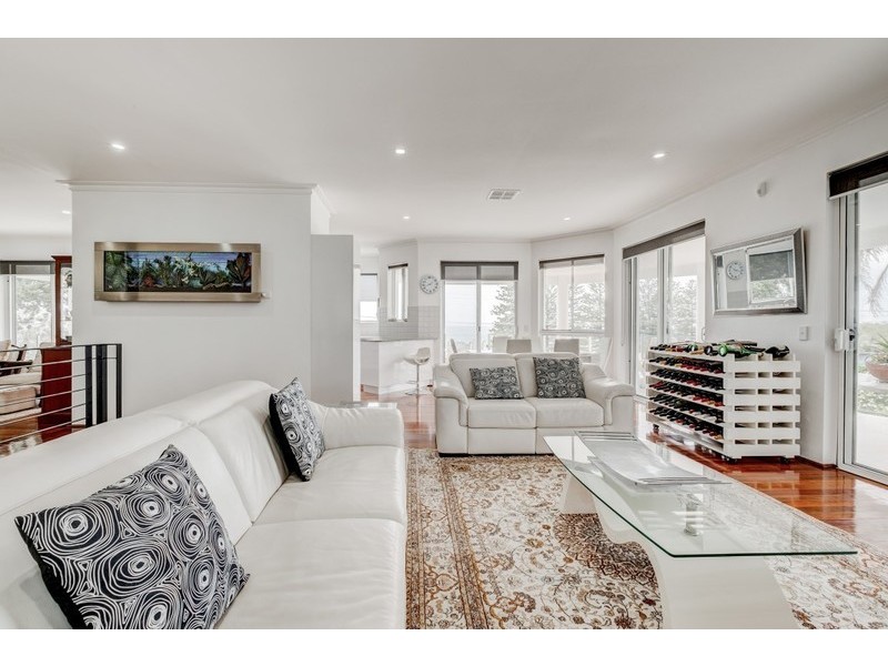 682 Lawrence Hargrave Drive, Coledale NSW 2515