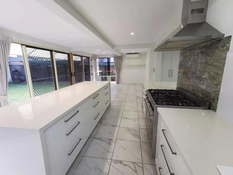 6 Terrigal Crescent, Southport QLD 4215