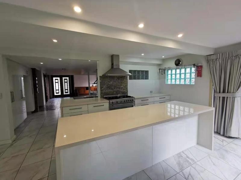 6 Terrigal Crescent, Southport QLD 4215