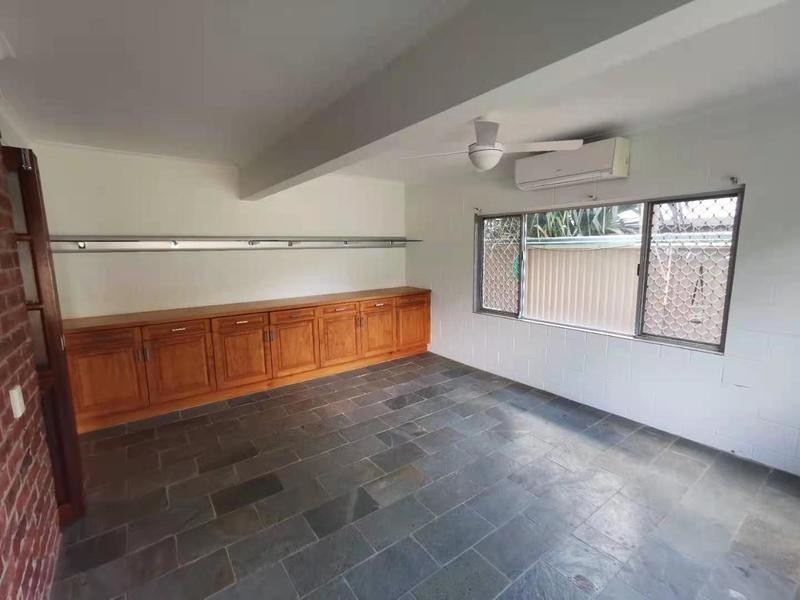 6 Terrigal Crescent, Southport QLD 4215