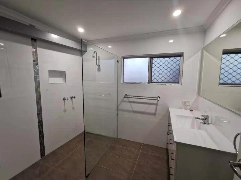 6 Terrigal Crescent, Southport QLD 4215