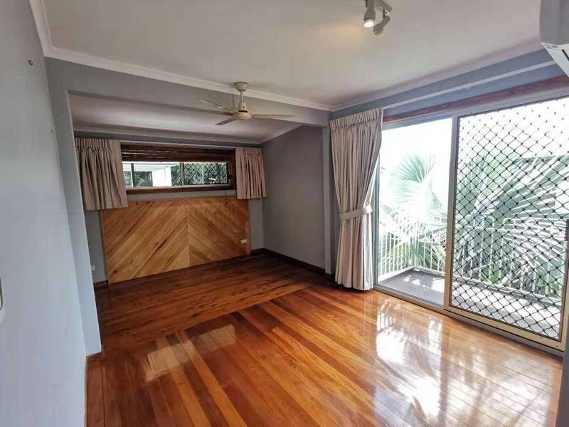 6 Terrigal Crescent, Southport QLD 4215