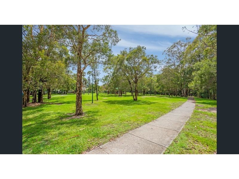 6 Terrigal Crescent, Southport QLD 4215