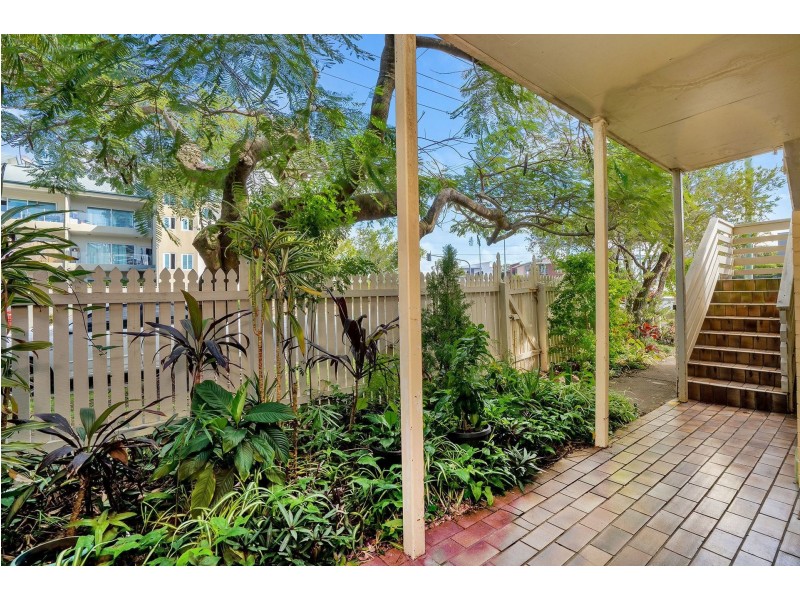 2/44 North Street, Southport QLD 4215