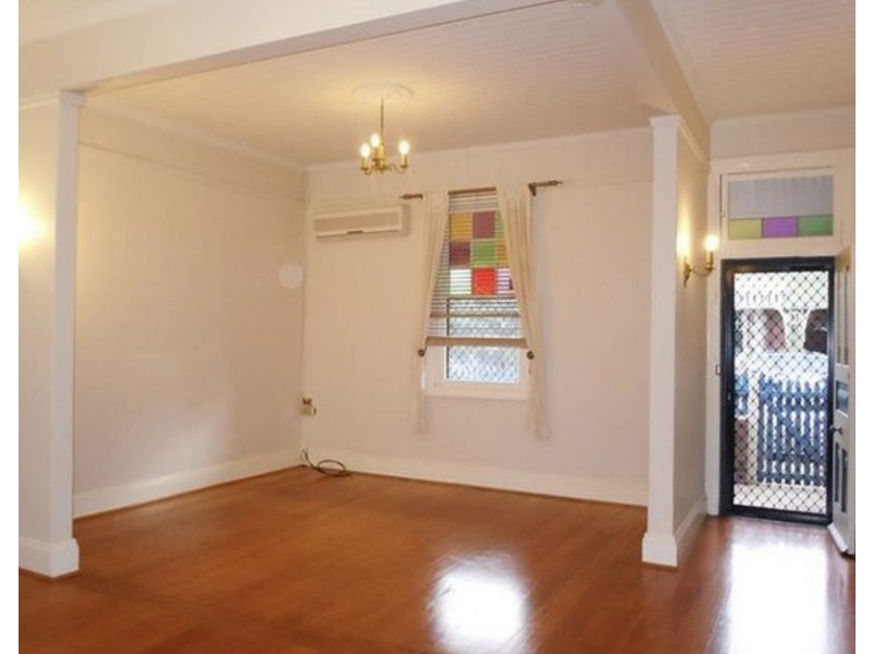 17 Lindsay Street, Hamilton NSW 2303