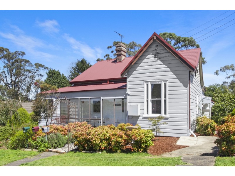 9 West End Street, Katoomba NSW 2780