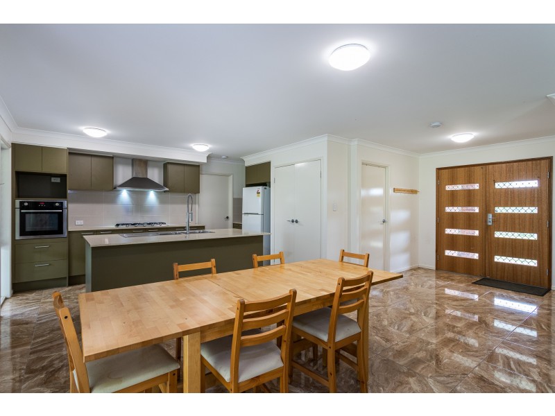 3912-3918 Mount Lindesay Highway, Park Ridge QLD 4125