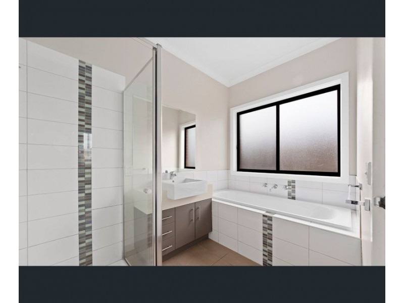 5 Bowerbird Place, Truganina VIC 3029