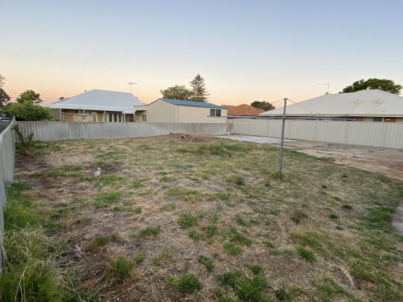 34B Loxton St, Dudley Park WA 6210