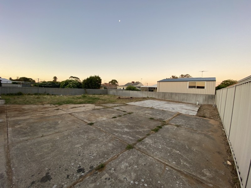 34B Loxton St, Dudley Park WA 6210