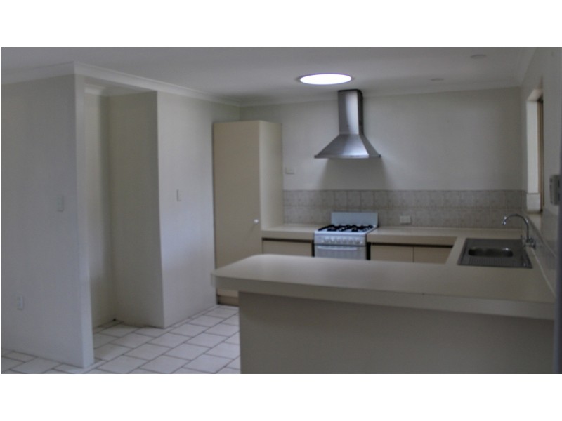 27 Wenstead Place, Stratton WA 6056