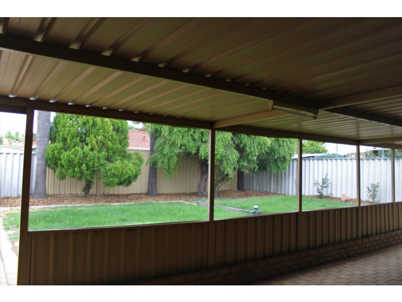 27 Wenstead Place, Stratton WA 6056