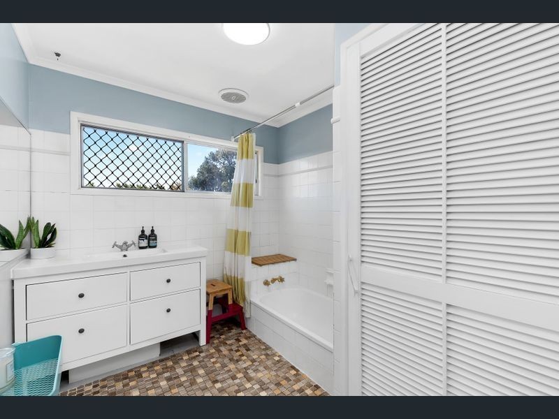 1 Fox Street, Strathpine QLD 4500